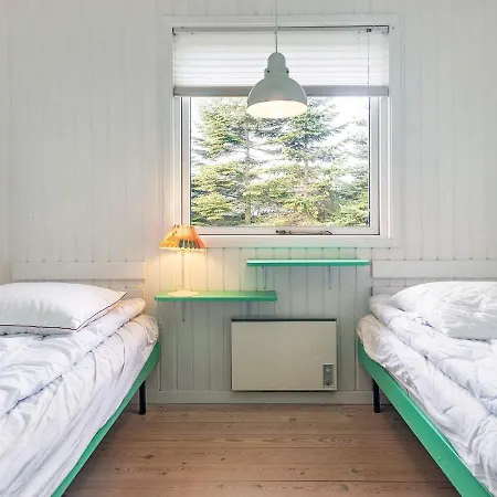 Holiday home Three-bedroom Holiday In 1