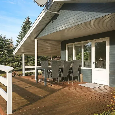 Three-bedroom Holiday In 1 Holiday home *