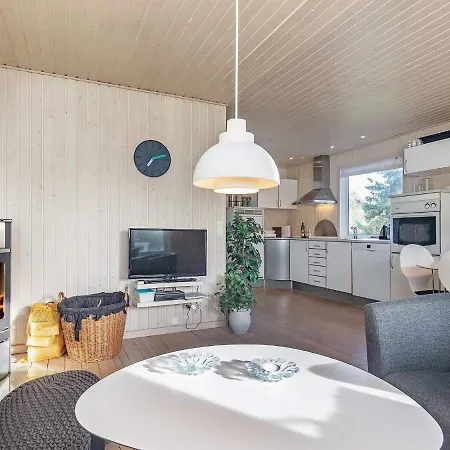 Three-bedroom Holiday In 1 Humble