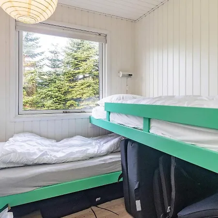 Holiday home Three-bedroom Holiday In 1 *