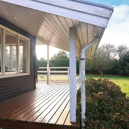 Three-bedroom Holiday In 1 Holiday home Humble